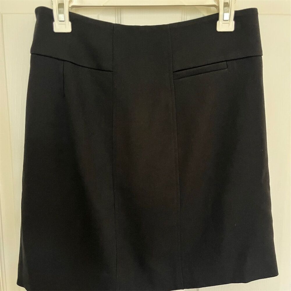 LOFT Women's Black Mini Skirt Size 2 Short